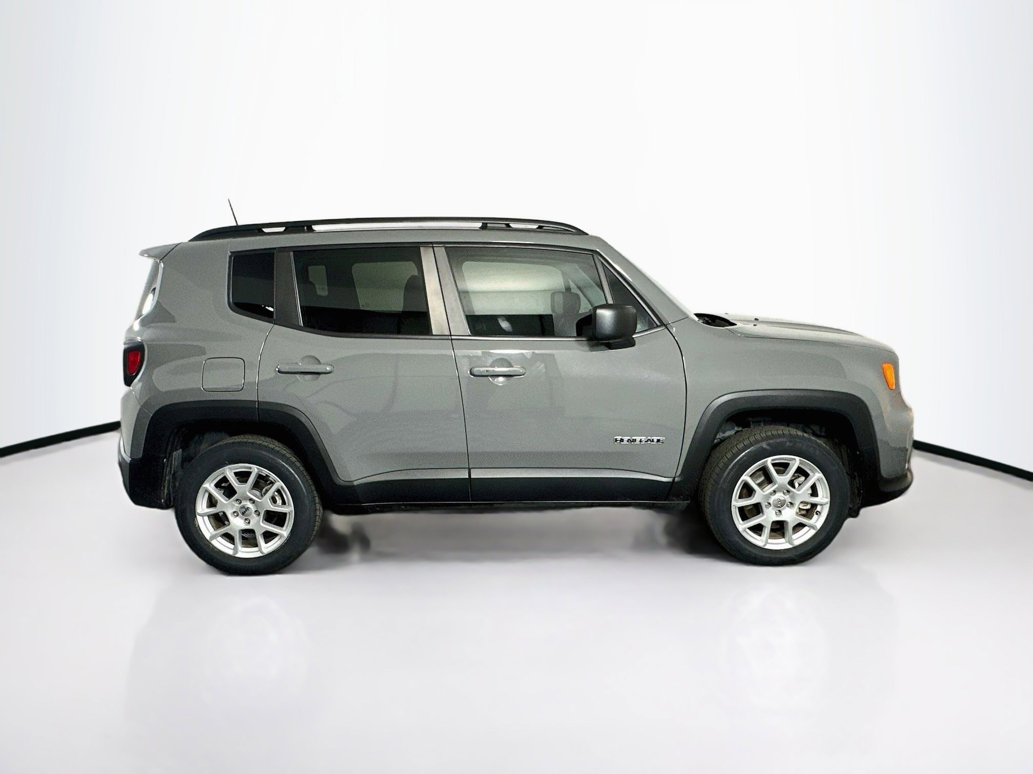 2022 Jeep Renegade Latitude - Photo 9