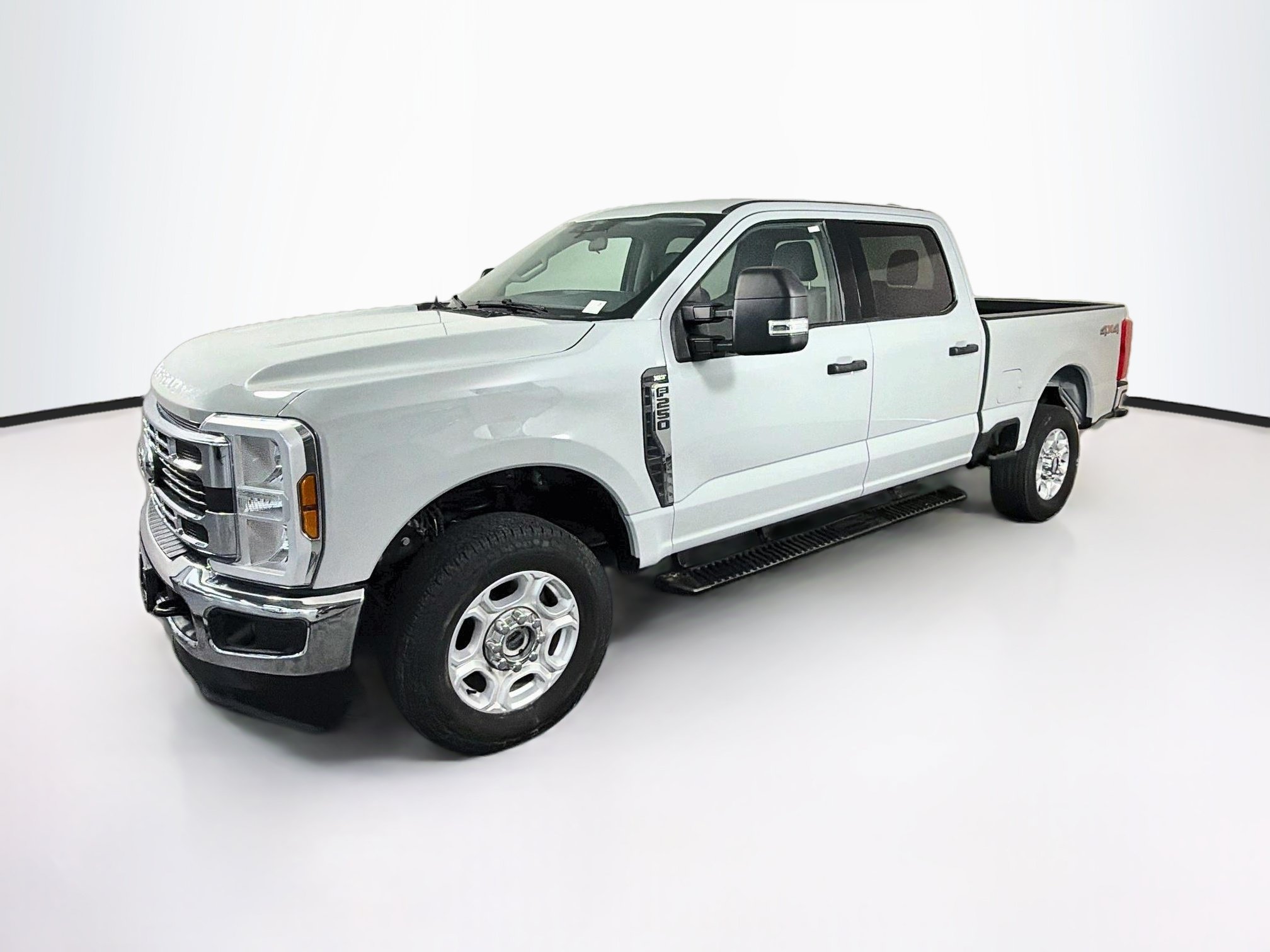Used 2025 Ford F-250 XLT Truck Crew Cab