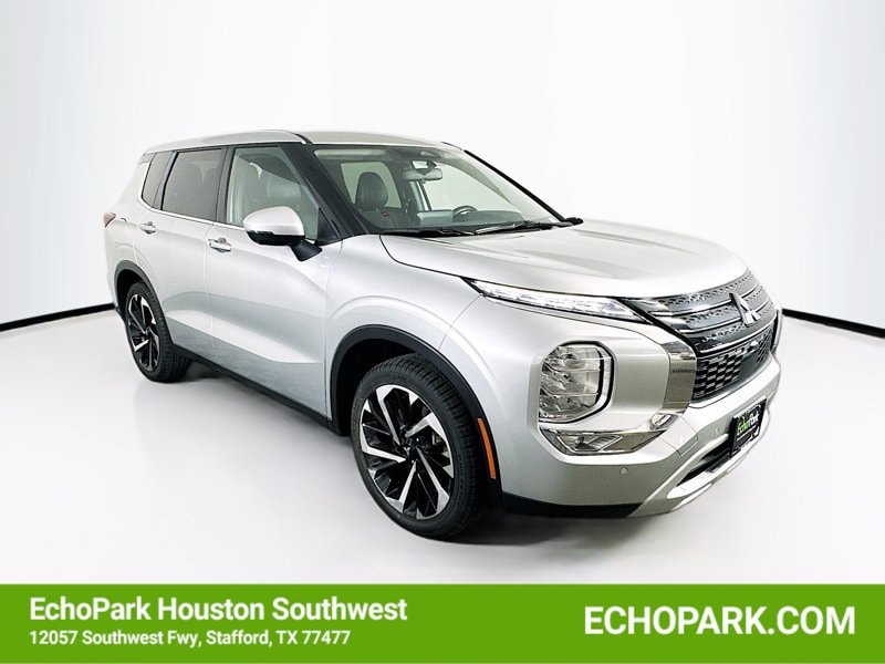 2024 Mitsubishi Outlander SE 2WD's photo