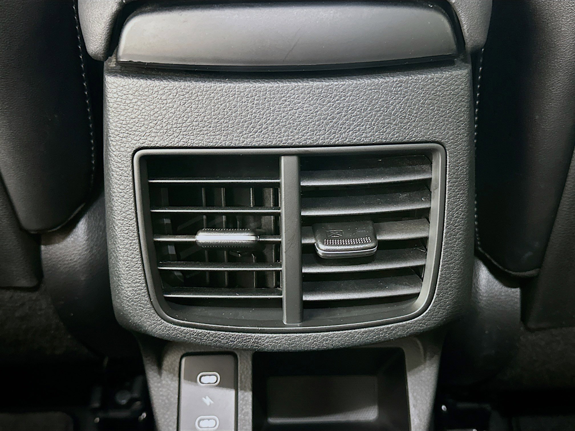 2025 Kia Seltos S - Photo 25