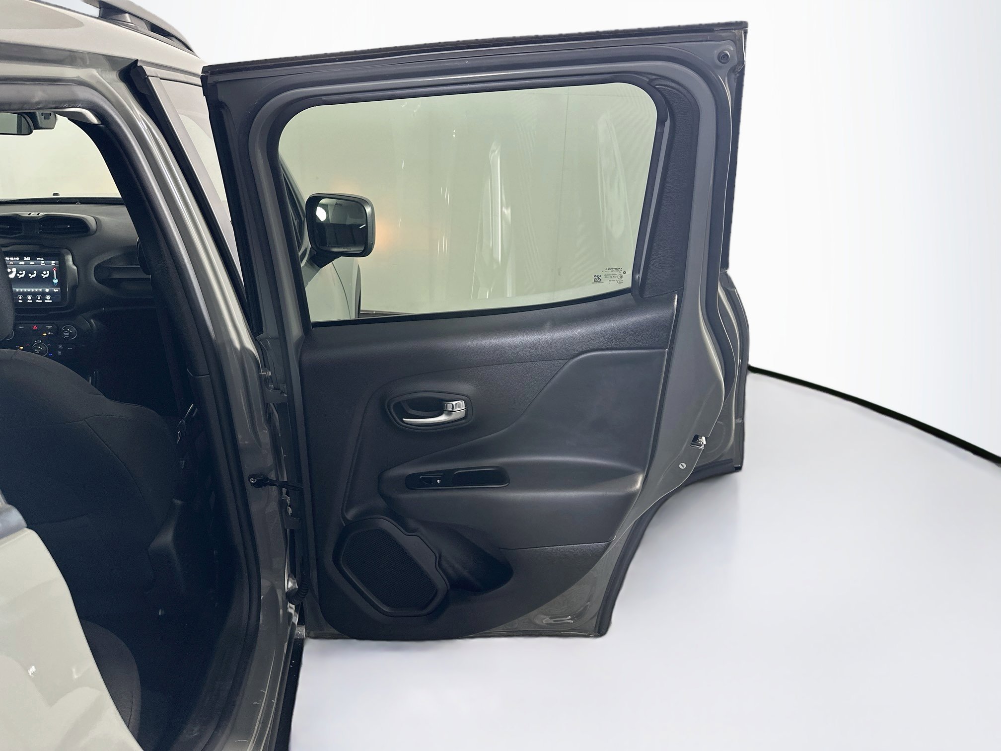 2022 Jeep Renegade Latitude - Photo 28