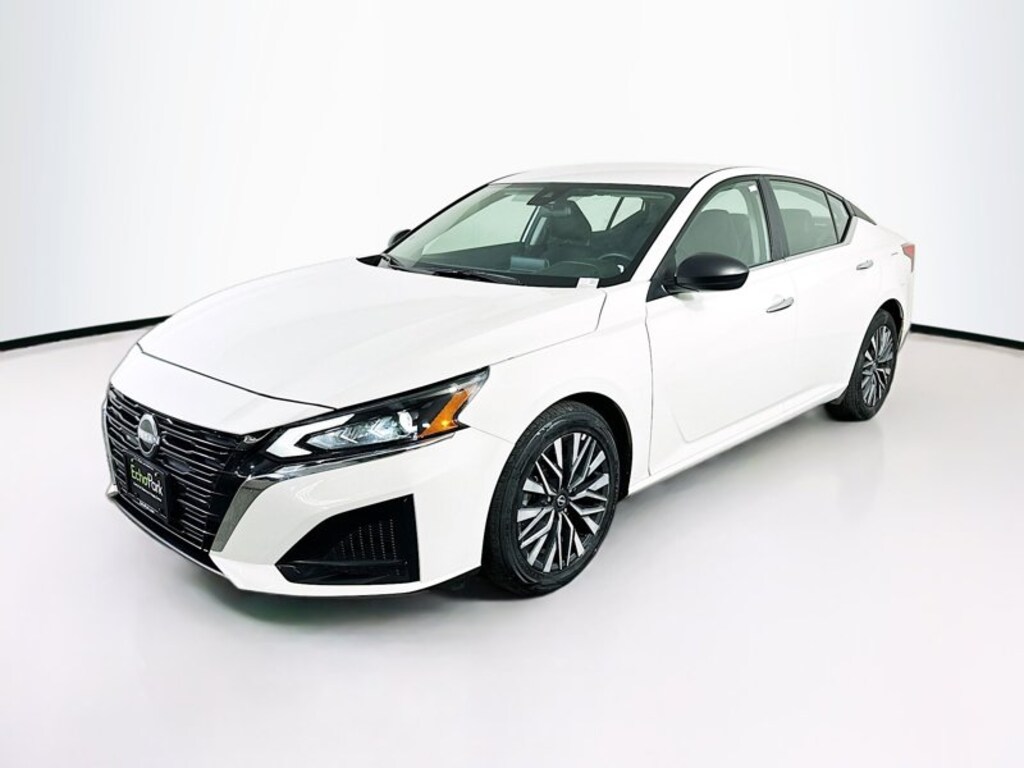 Used 2025 Nissan Altima SV SV FWD
