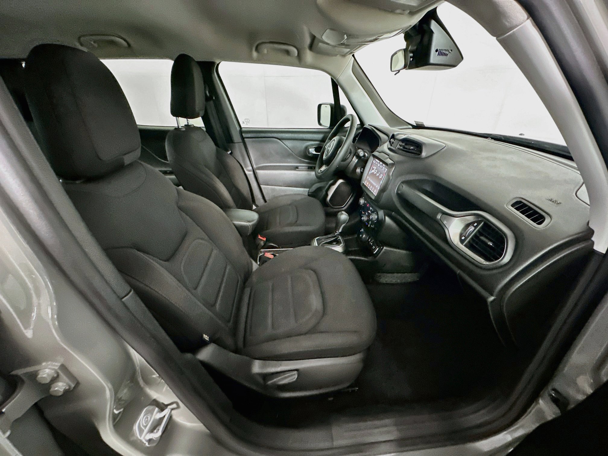 2022 Jeep Renegade Latitude - Photo 29