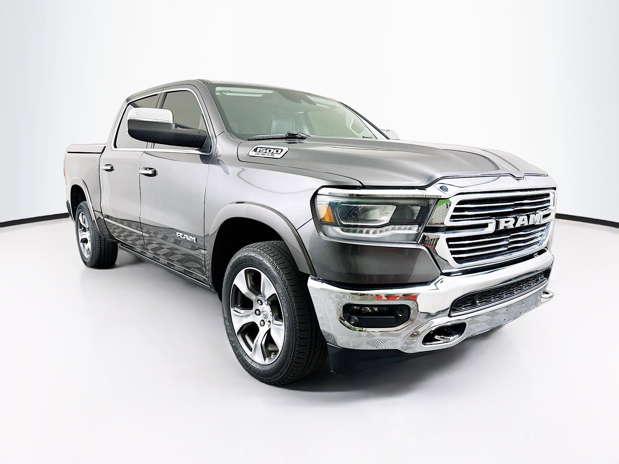 2022 RAM 1500 Laramie 4x4 Crew Cab 5'7's photo