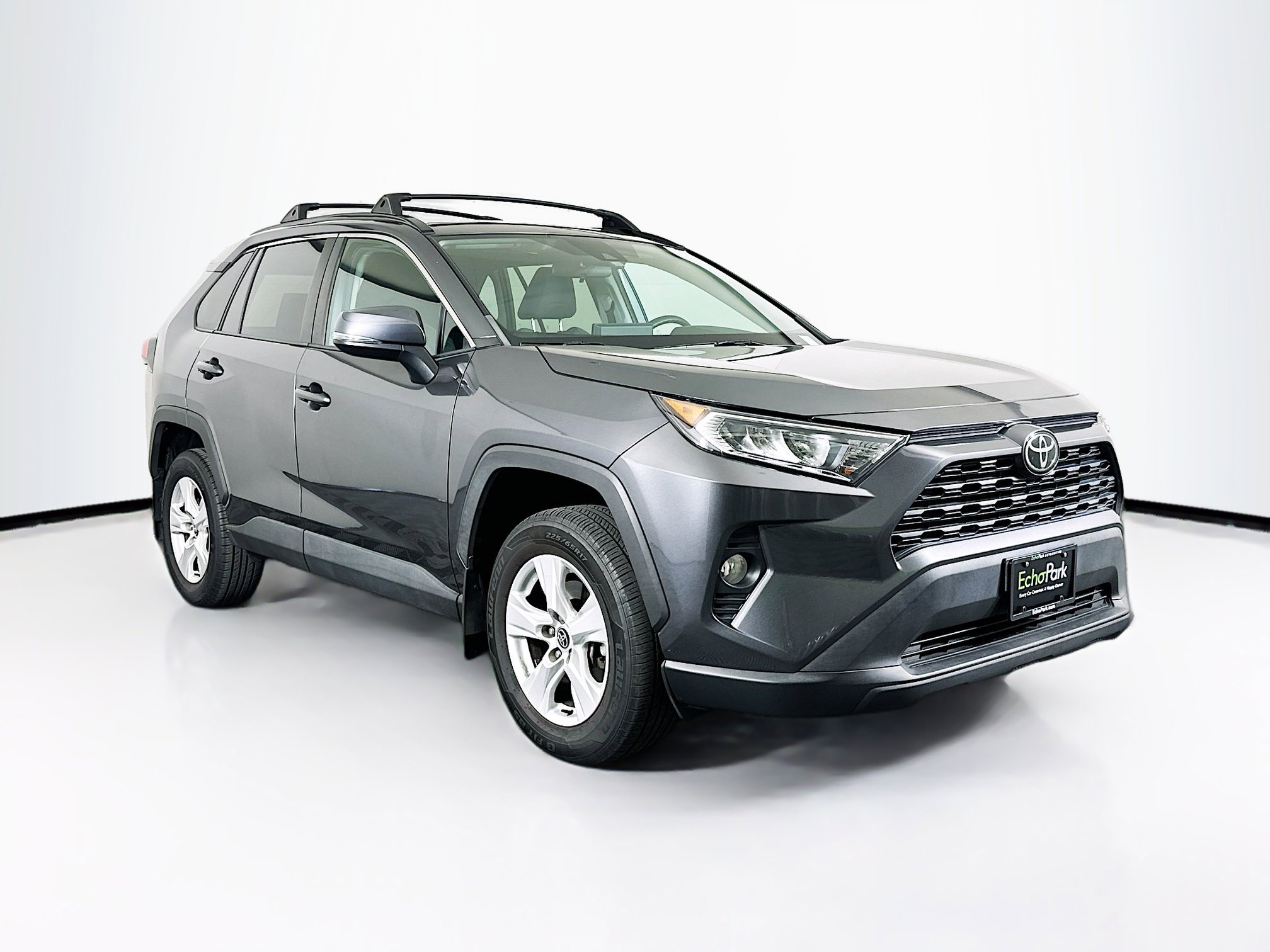 2021 Toyota RAV4 XLE's photo