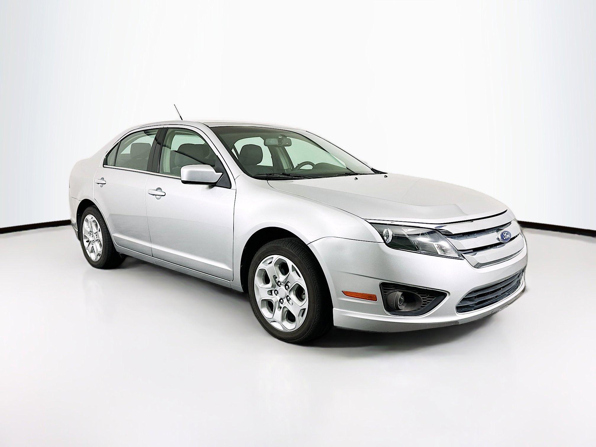 2011 Ford Fusion SE's photo