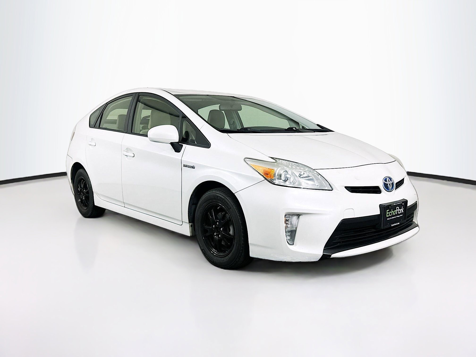 2015 Toyota Prius Two's photo