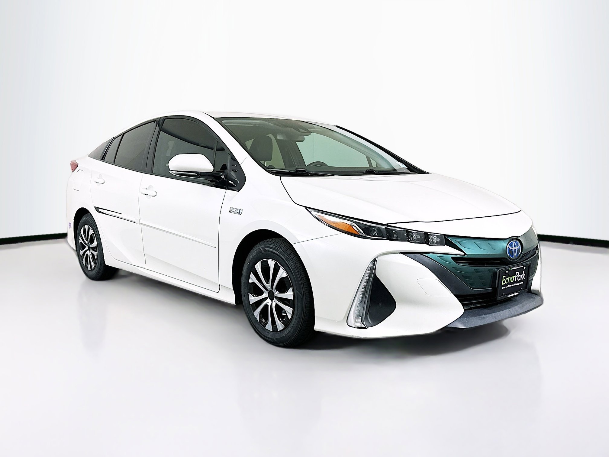 2019 Toyota Prius Prime Premium's photo
