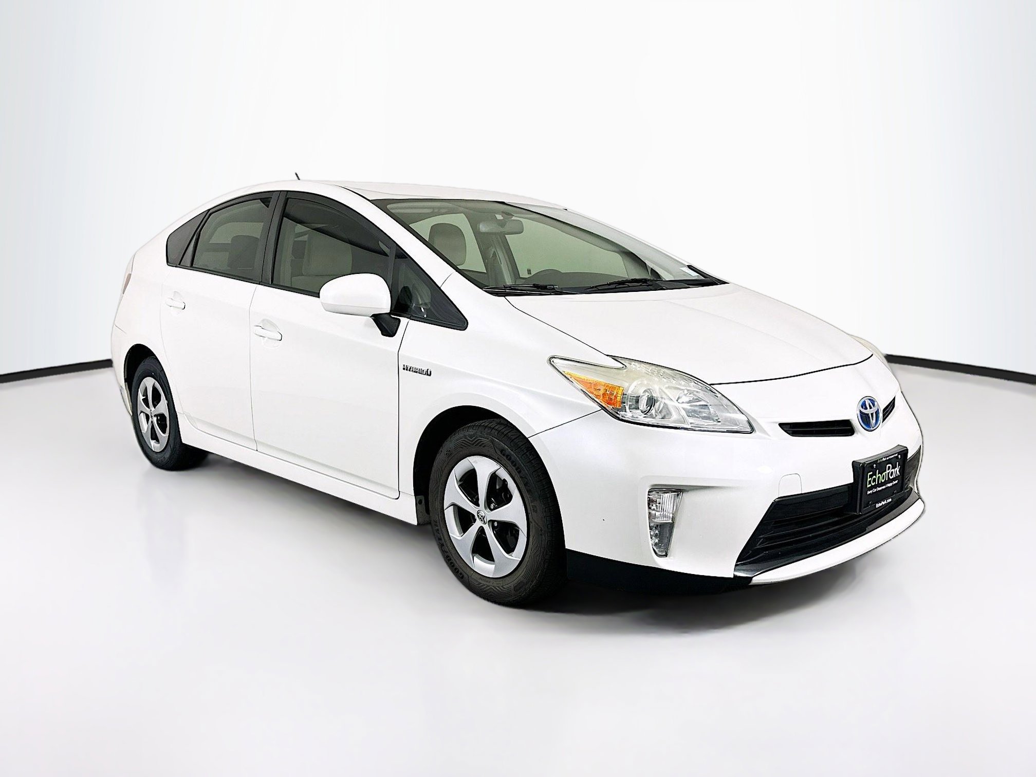 2015 Toyota Prius Three's photo