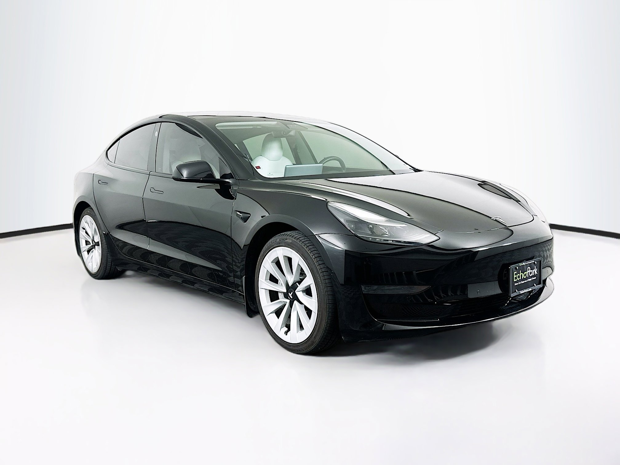 2021 Tesla Model 3 Standard Range Plus's photo
