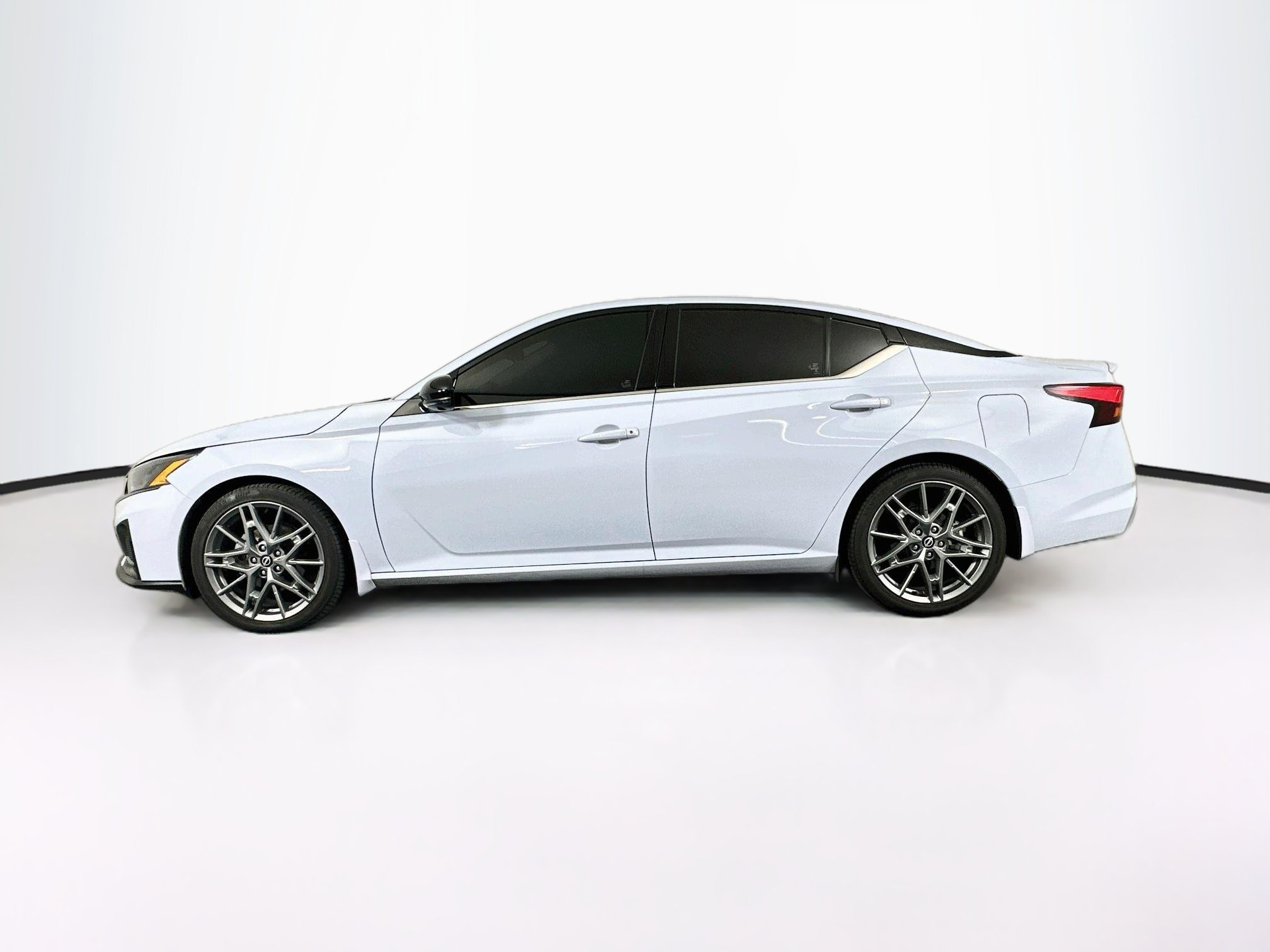 Used 2023 Nissan Altima 2.0 SR Sedan