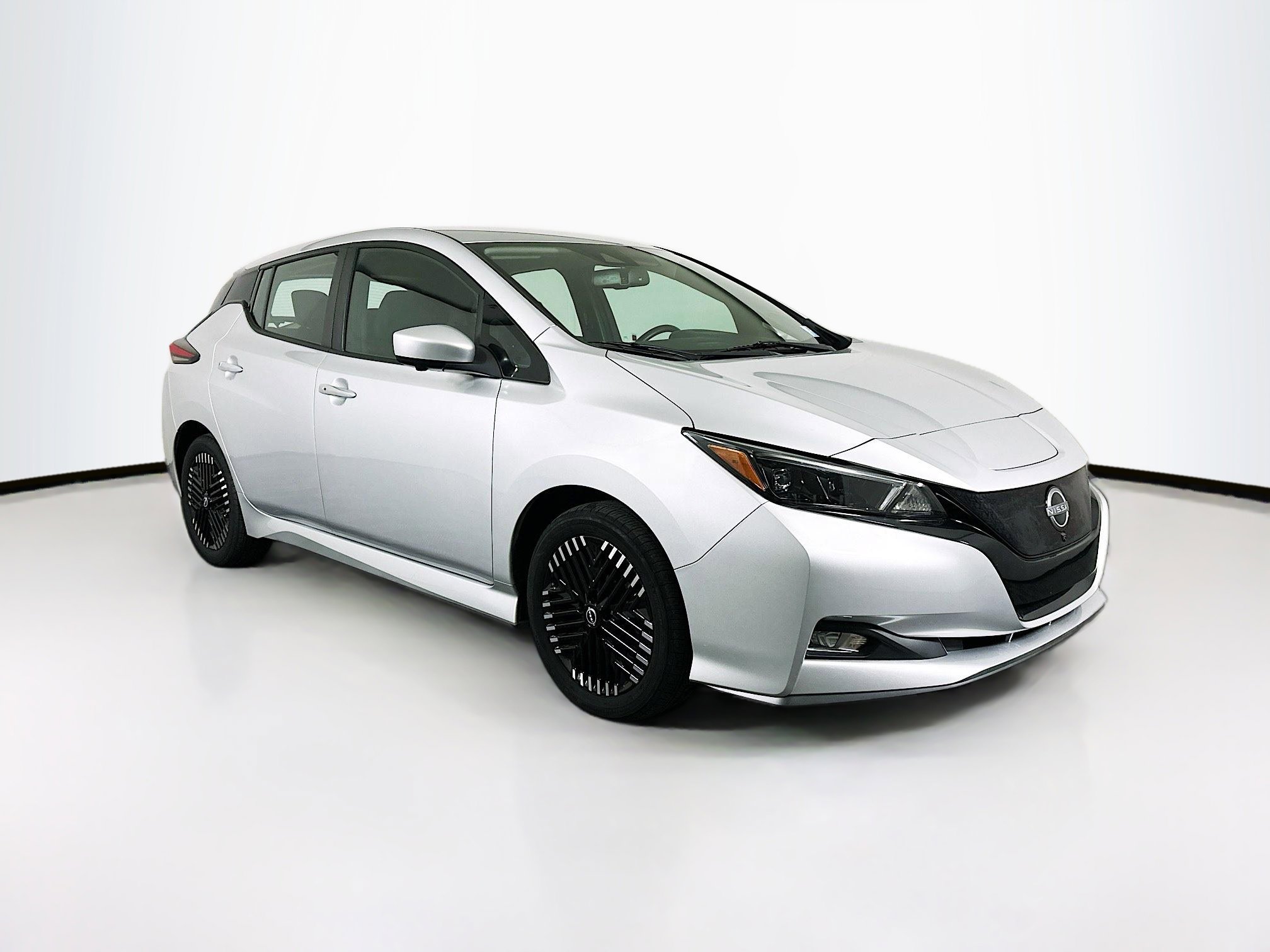 2024 Nissan LEAF SV PLUS's photo