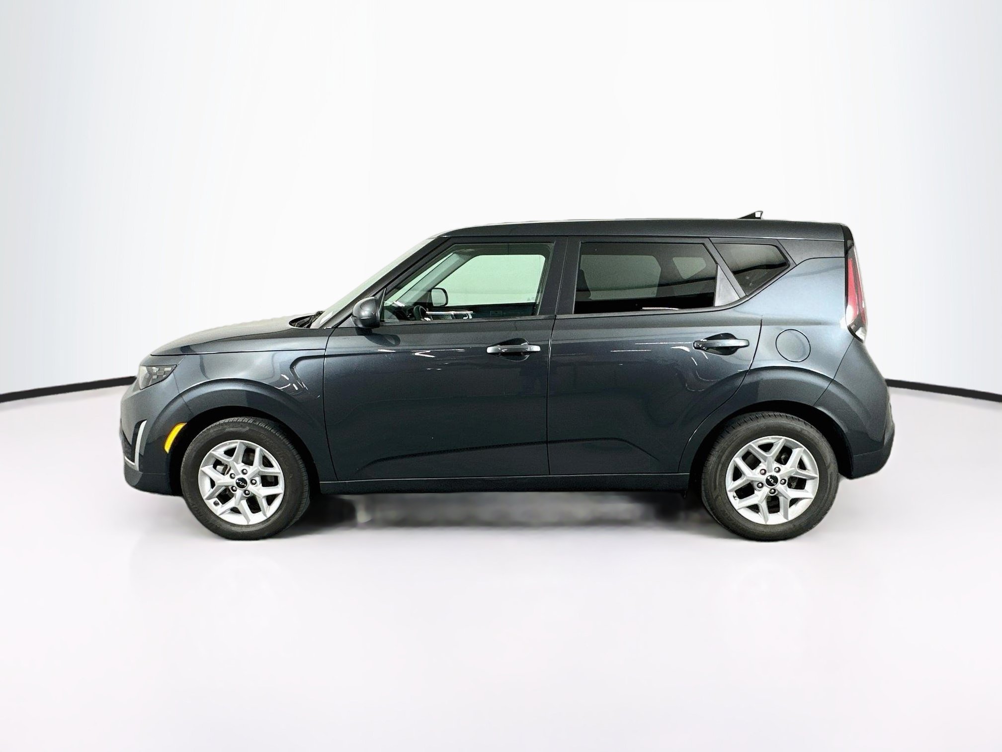 Used 2025 Kia Soul LX LX FWD