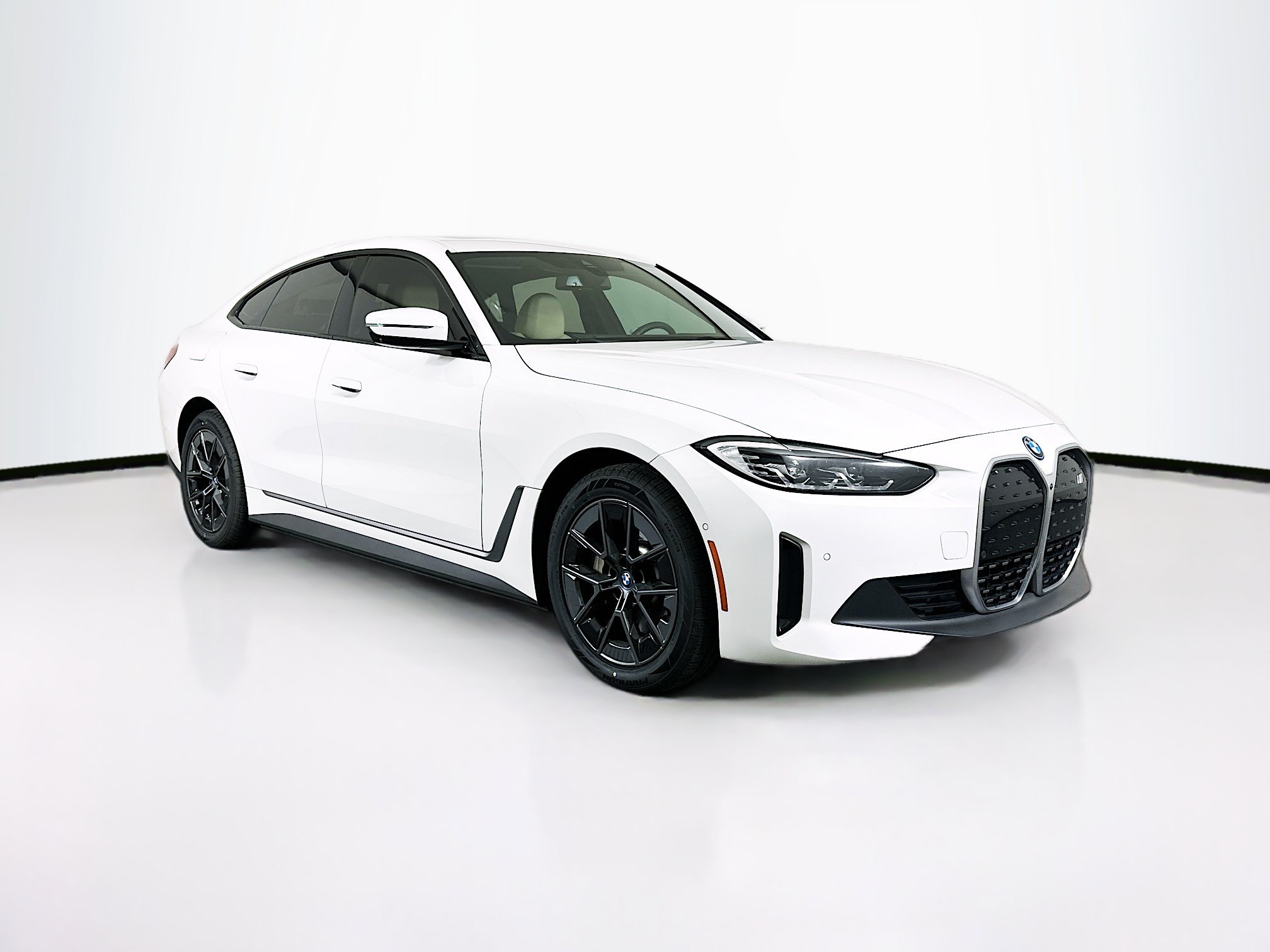 2023 BMW i4 eDrive35's photo