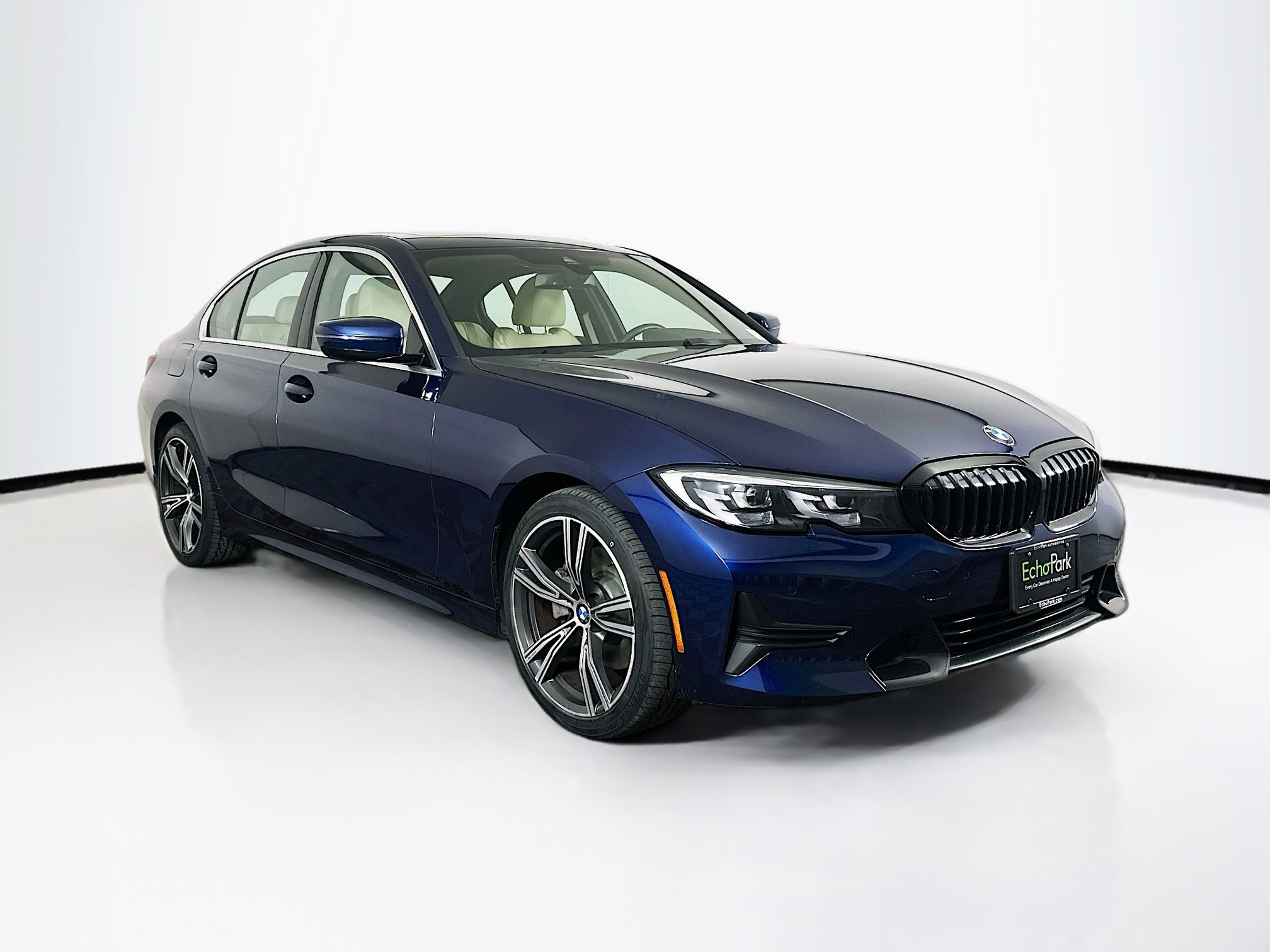 2020 BMW 3 Series 330i's photo