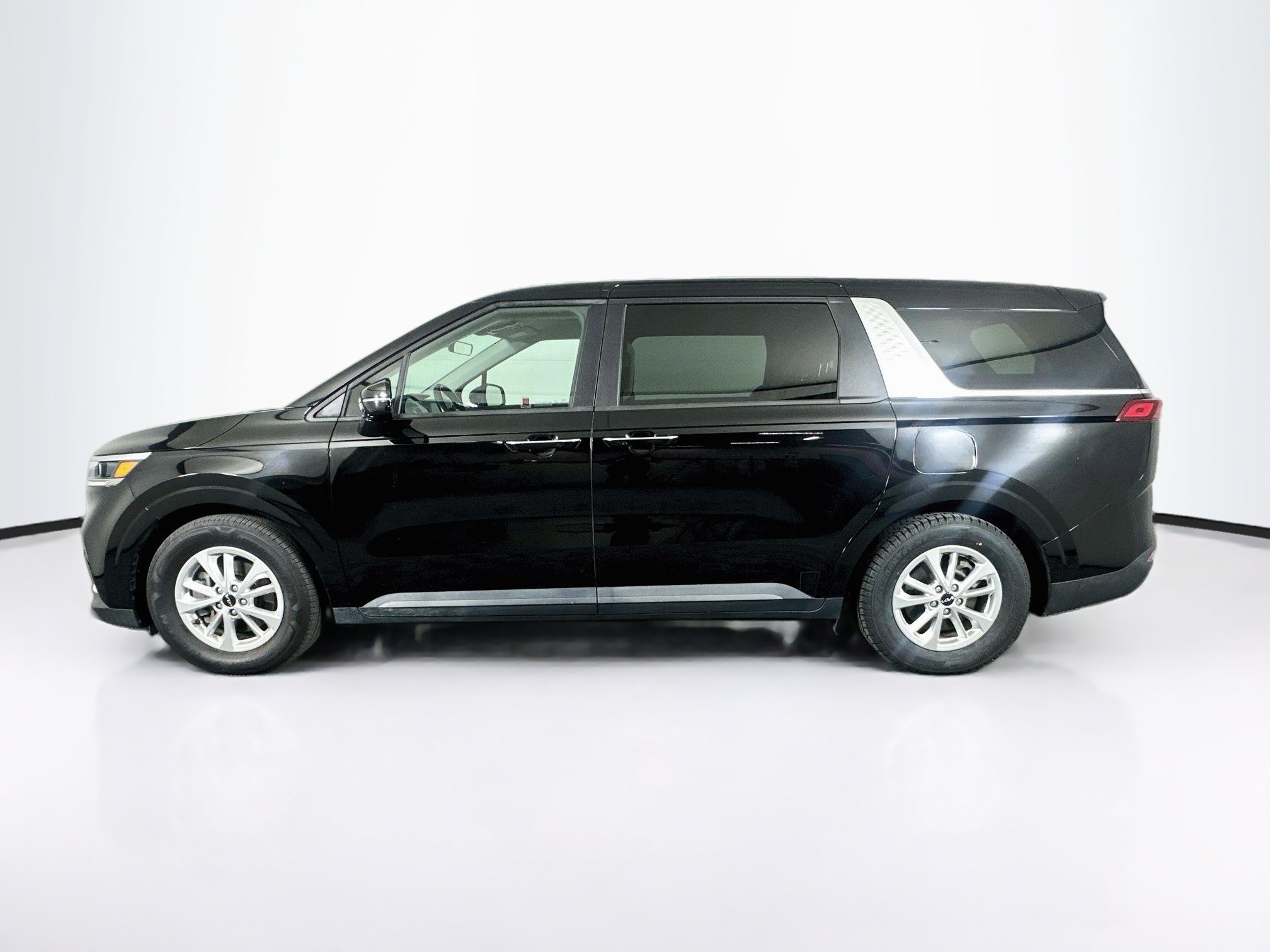 Used 2023 Kia Carnival LX LX FWD w/Seat Pkg