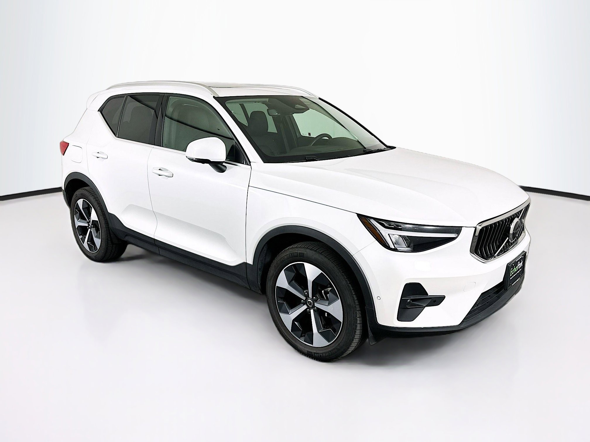 2025 Volvo XC40 B5 Plus Bright AWD's photo