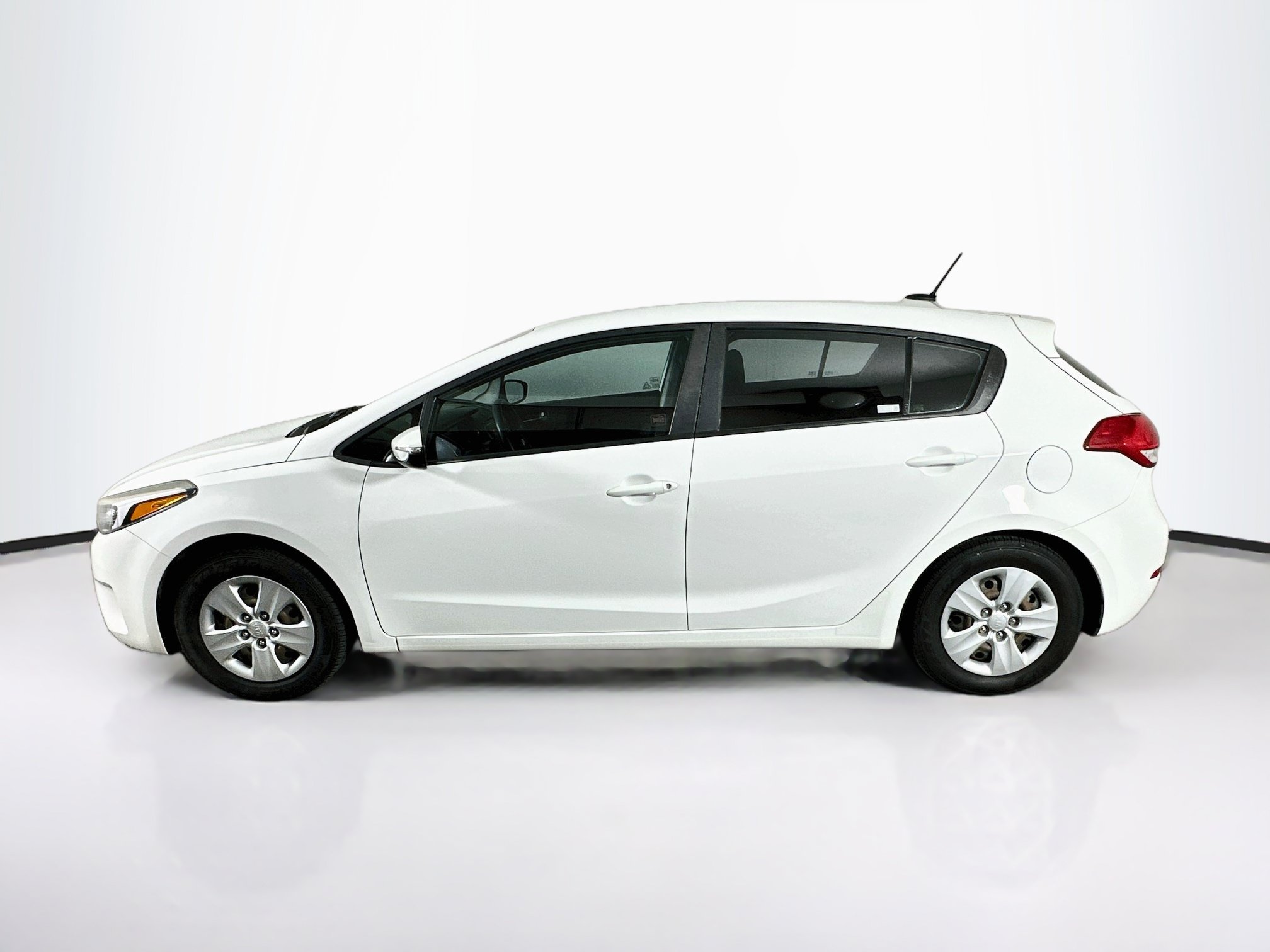 Used 2017 Kia Forte5 LX LX Auto