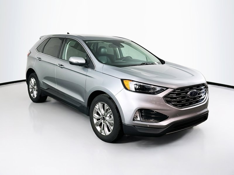 2024 Ford Edge Titanium's photo