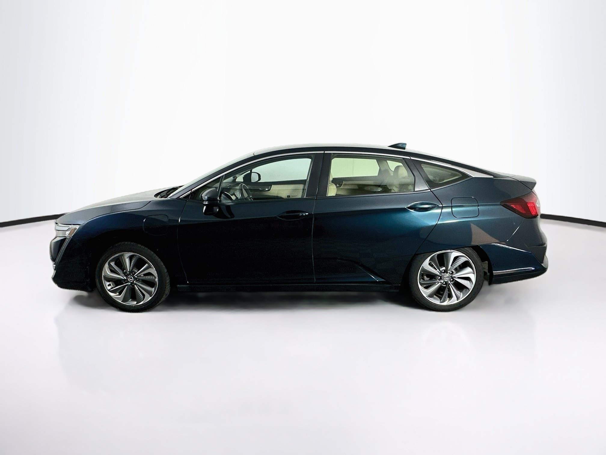 Used 2018 Honda Clarity Plug-In Hybrid Touring Sedan