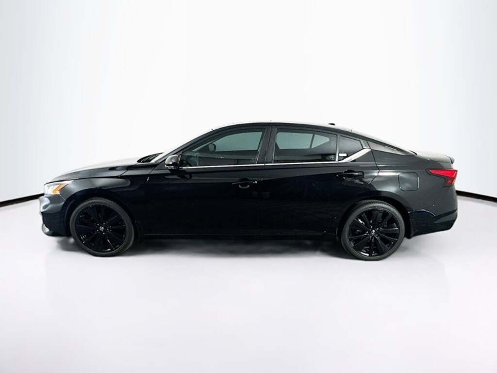 Used 2022 Nissan Altima 2.5 SR Sedan