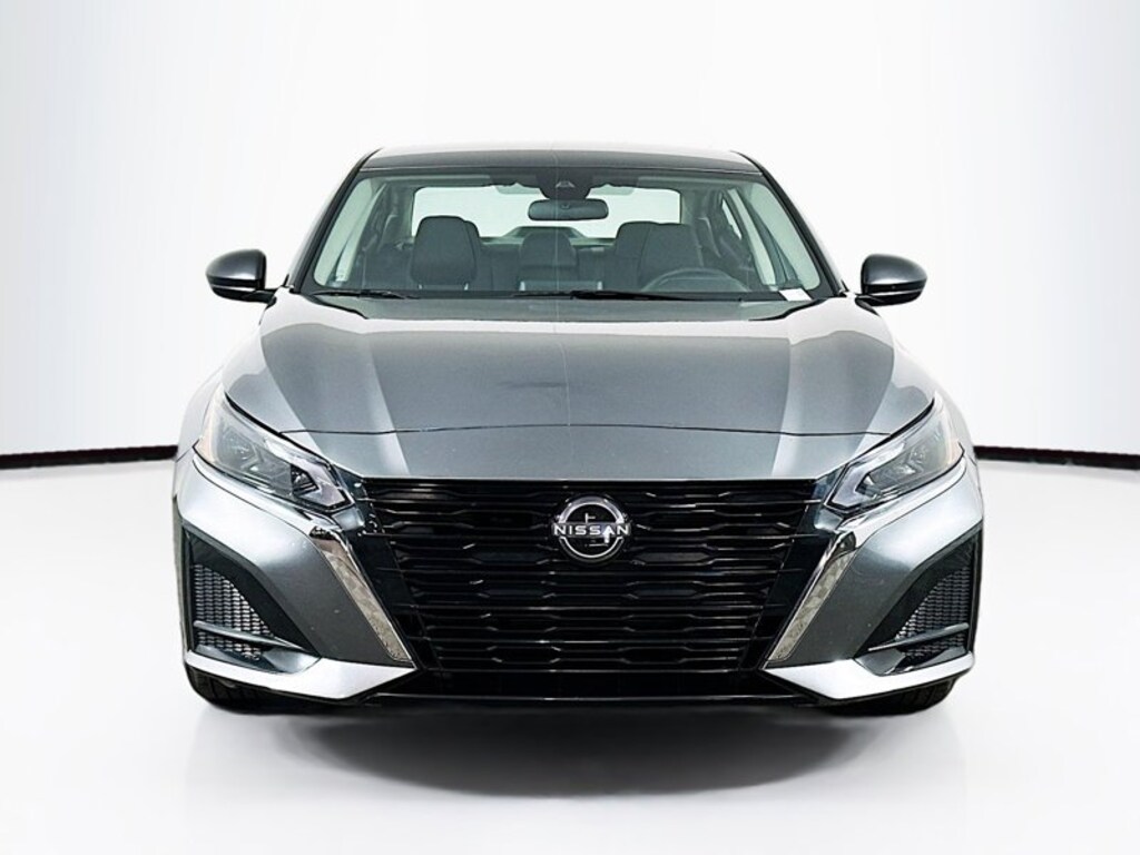 Used 2025 Nissan Altima SV SV FWD