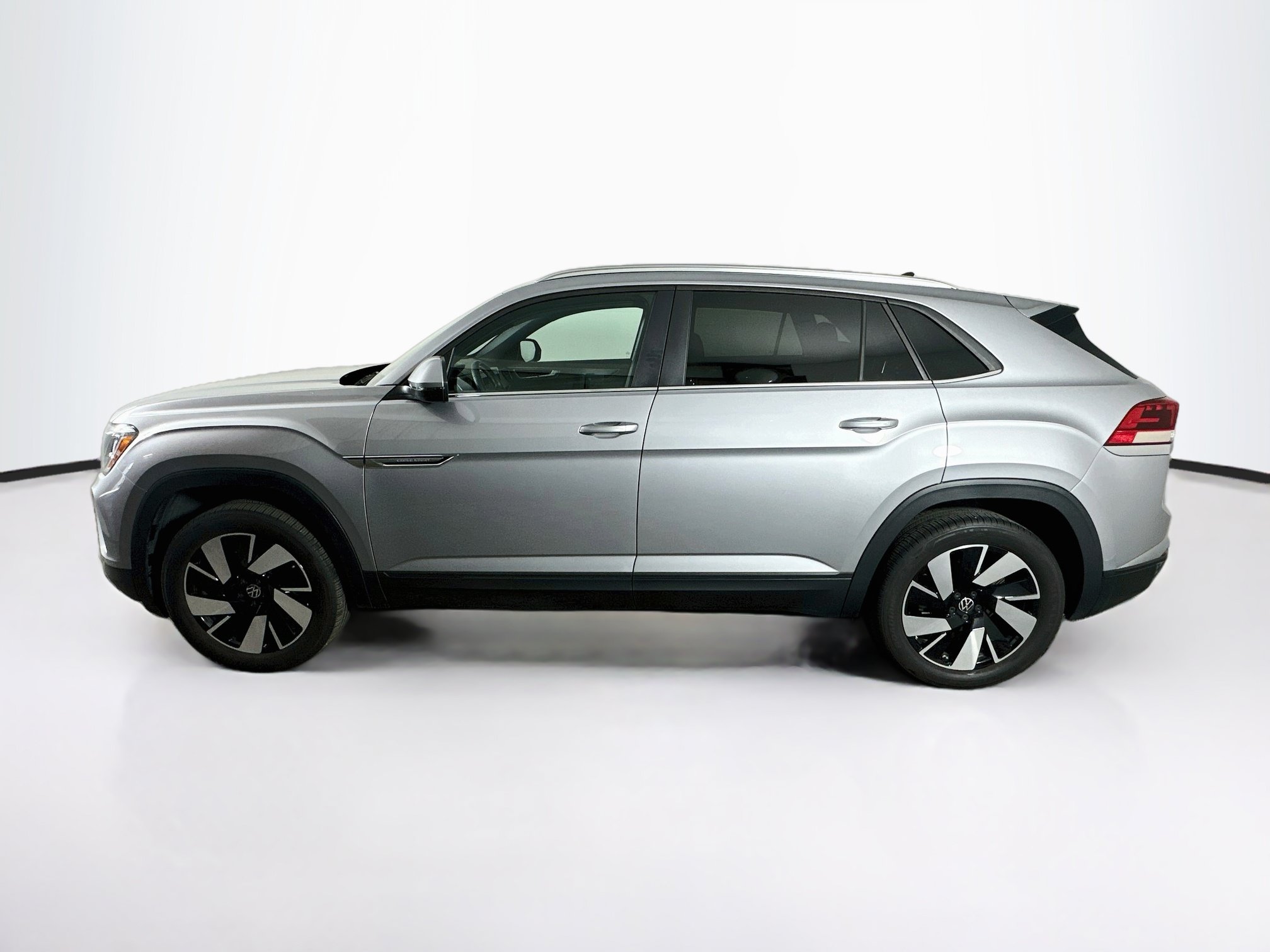 Used 2026 Volkswagen Atlas Cross Sport 2.0T SE w/Technology 2.0T SE w/Technology FWD