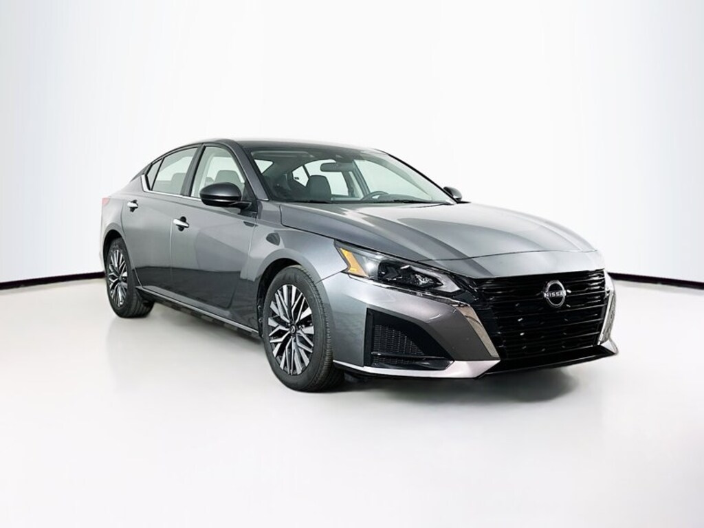 Used 2025 Nissan Altima SV SV FWD