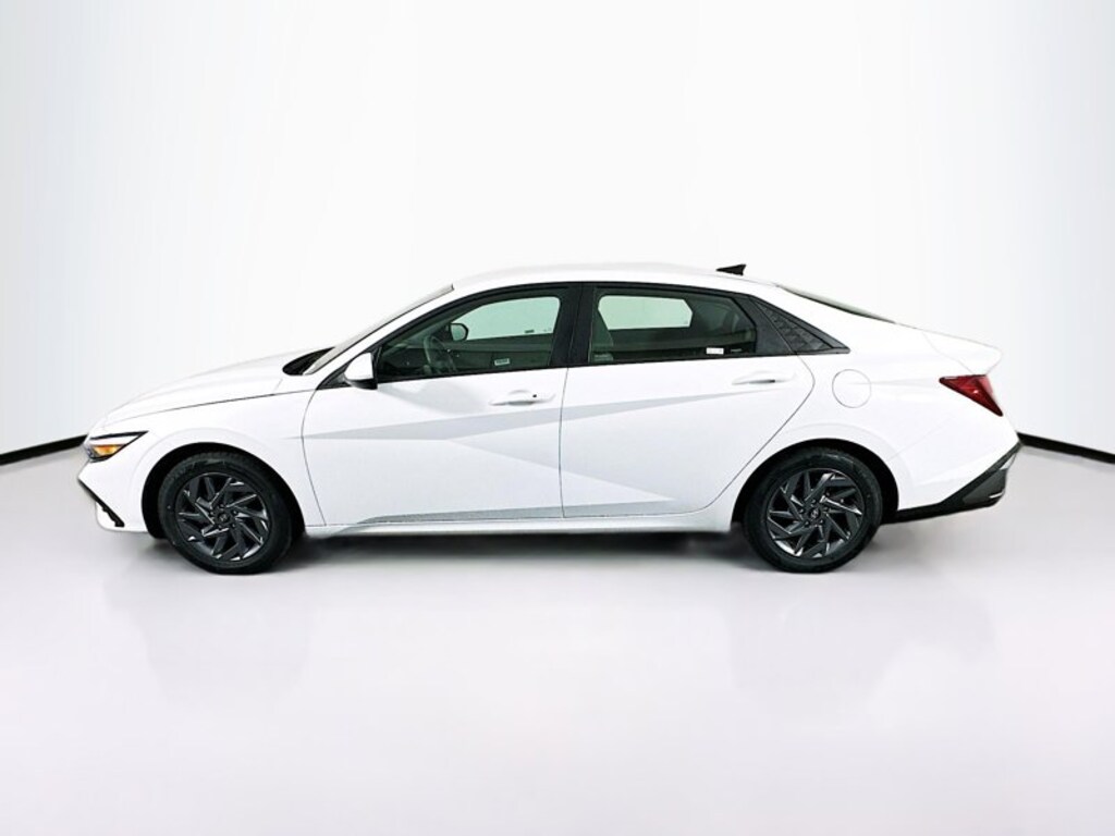 Used 2024 Hyundai Elantra SEL SEL IVT