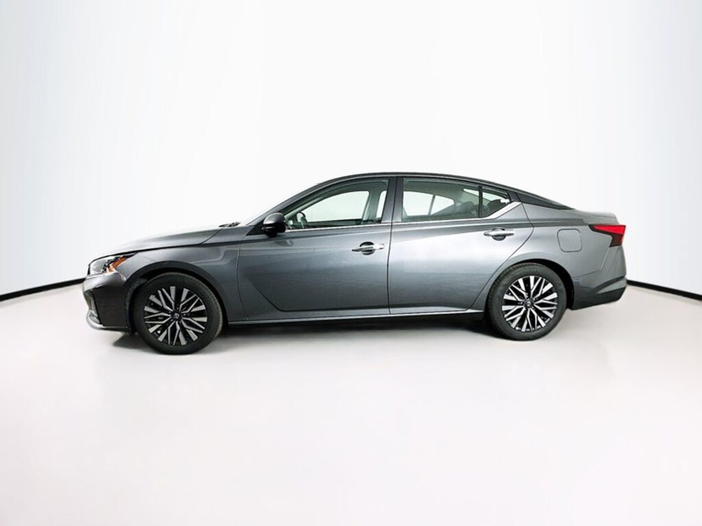 Used 2025 Nissan Altima SV SV FWD