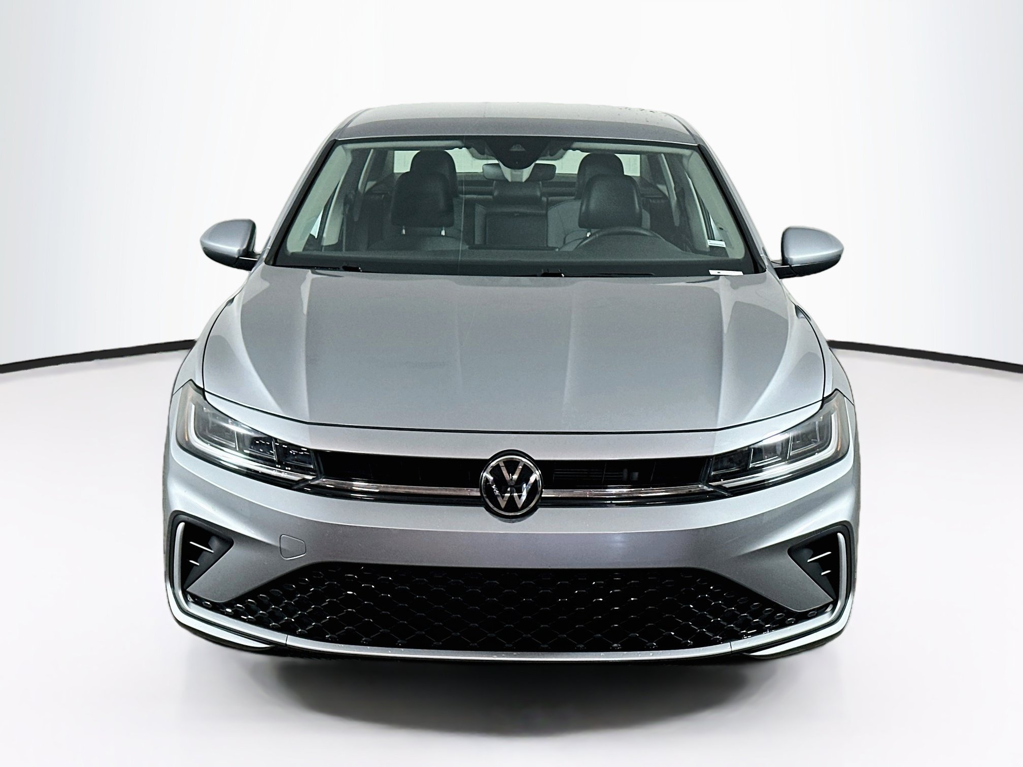Used 2025 Volkswagen Jetta SE SE Auto