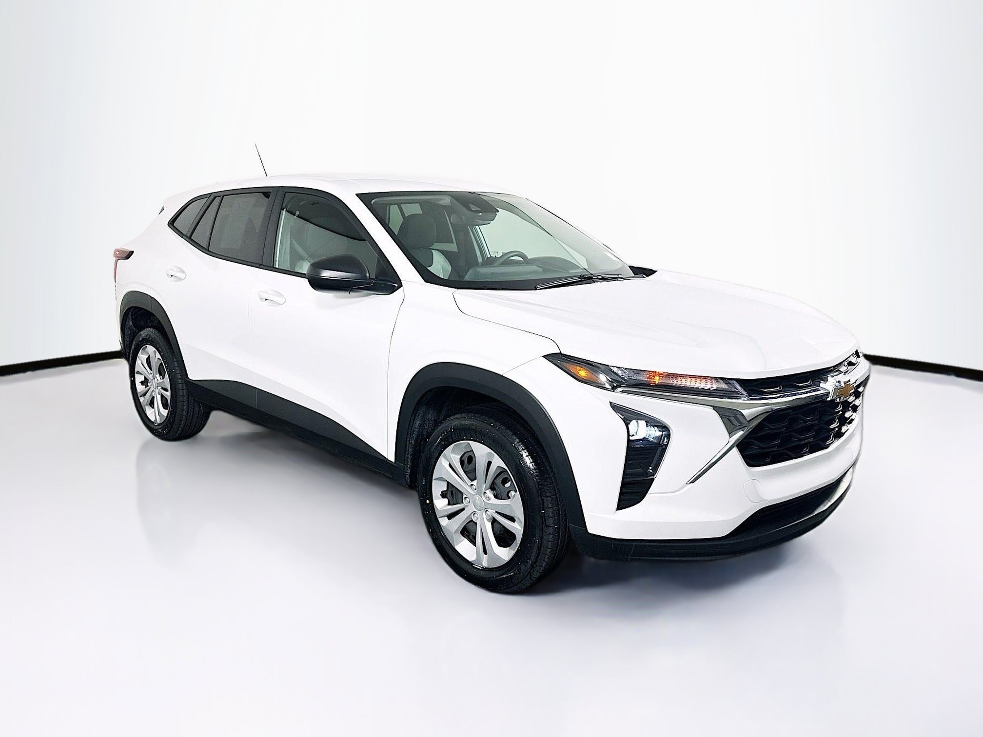 2025 Chevrolet Trax LS's photo