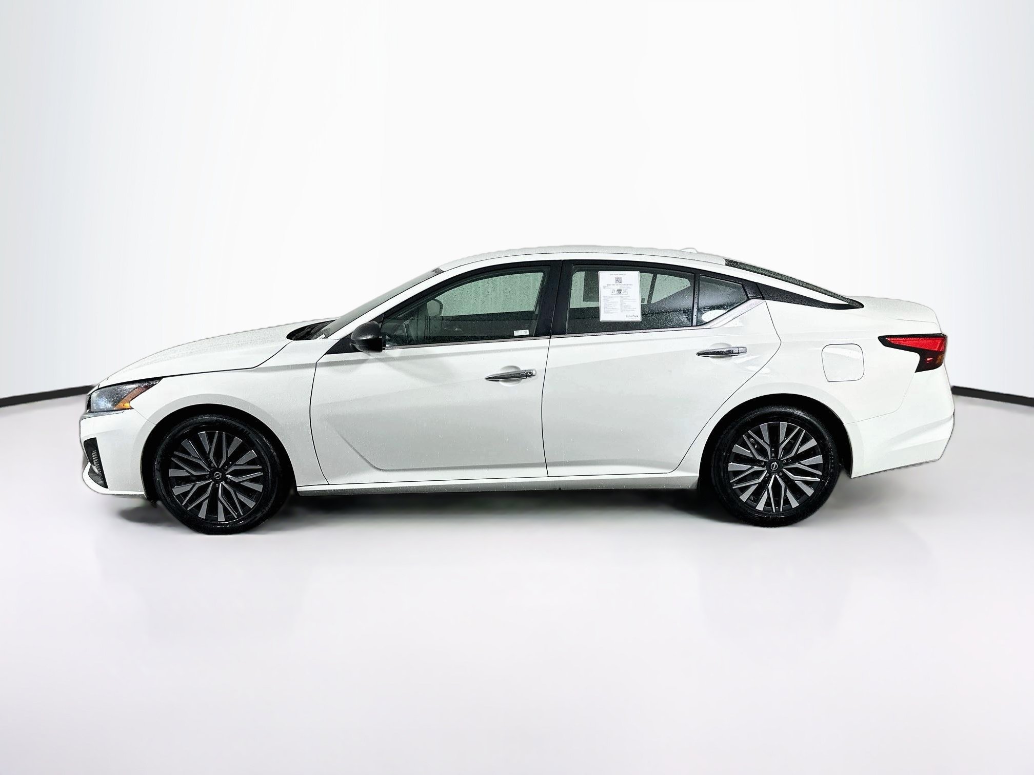 Used 2025 Nissan Altima SV SV FWD
