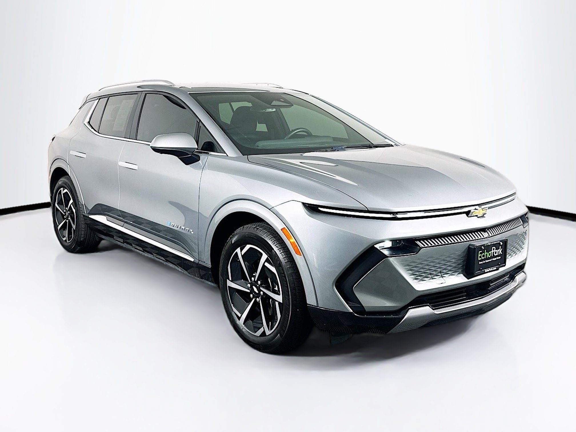 2024 Chevrolet Equinox EV 2LT FWD's photo
