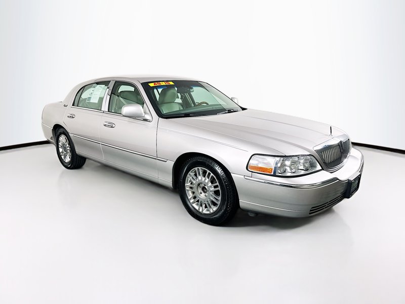 2011 Lincoln Town Car Signature Limited