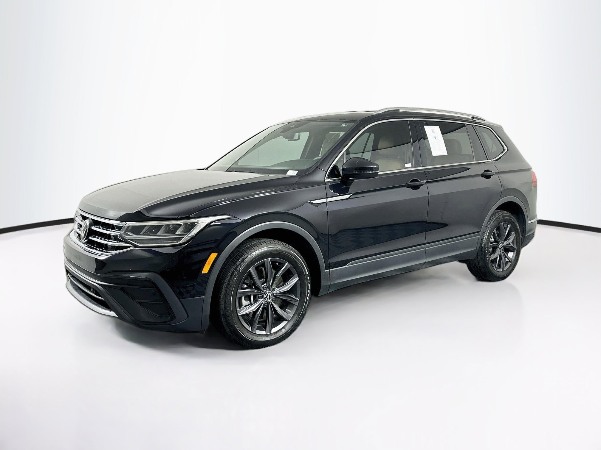Used 2023 Volkswagen Tiguan SE 2.0T SE FWD