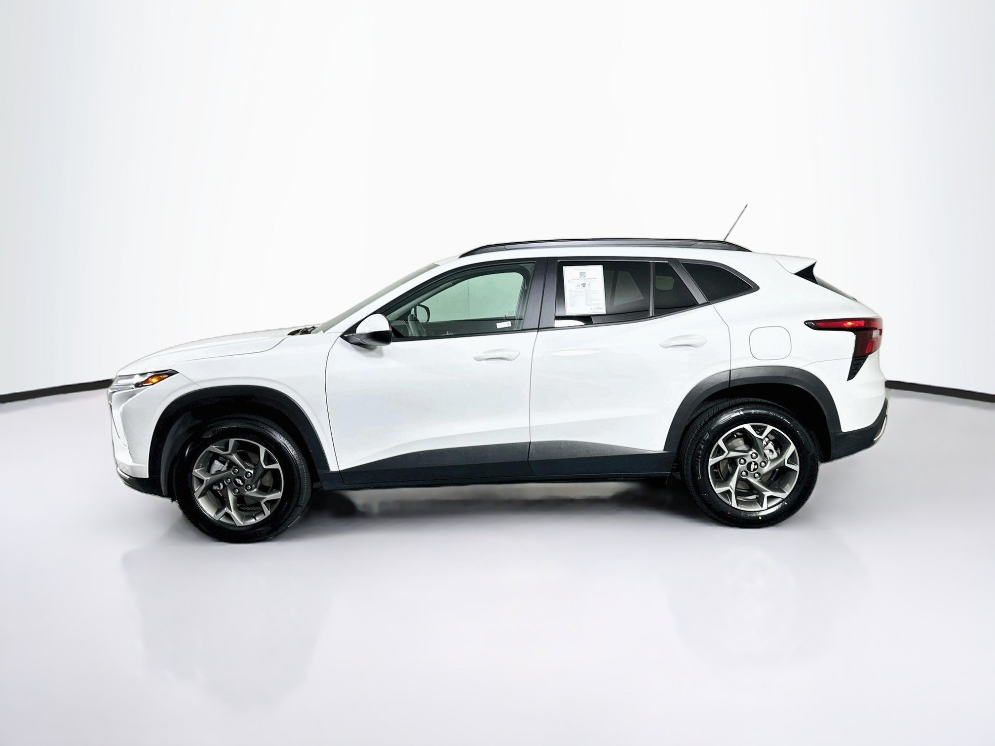 Used 2025 Chevrolet Trax LT FWD LT
