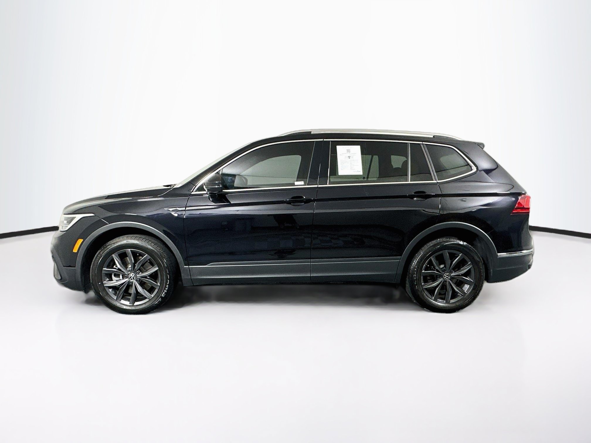 Used 2023 Volkswagen Tiguan SE 2.0T SE FWD