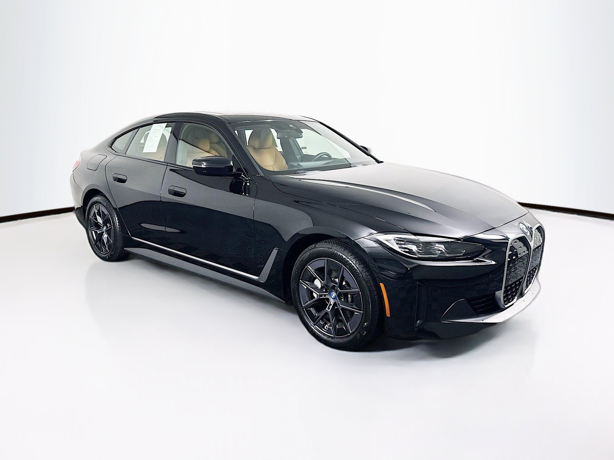 2023 BMW i4 eDrive35's photo