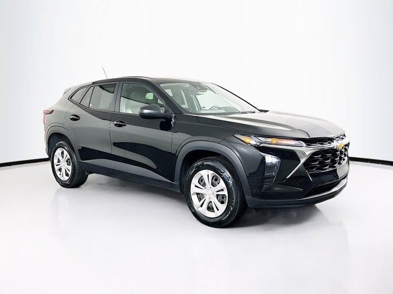 2025 Chevrolet Trax LS's photo