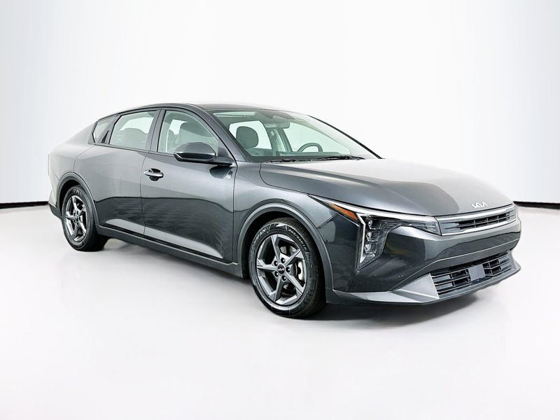 2025 Kia K4 LXS AT's photo