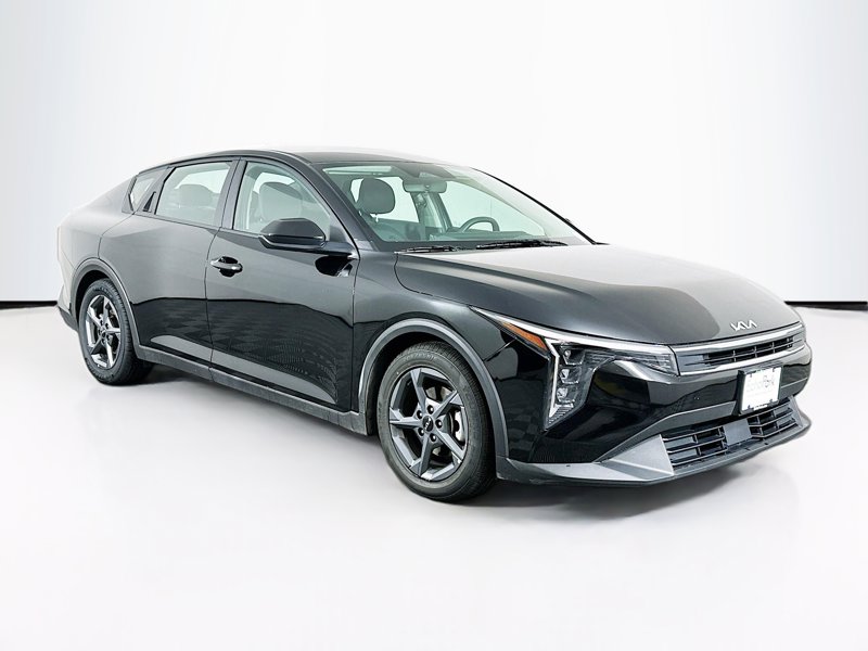 2025 Kia K4 LXS AT's photo