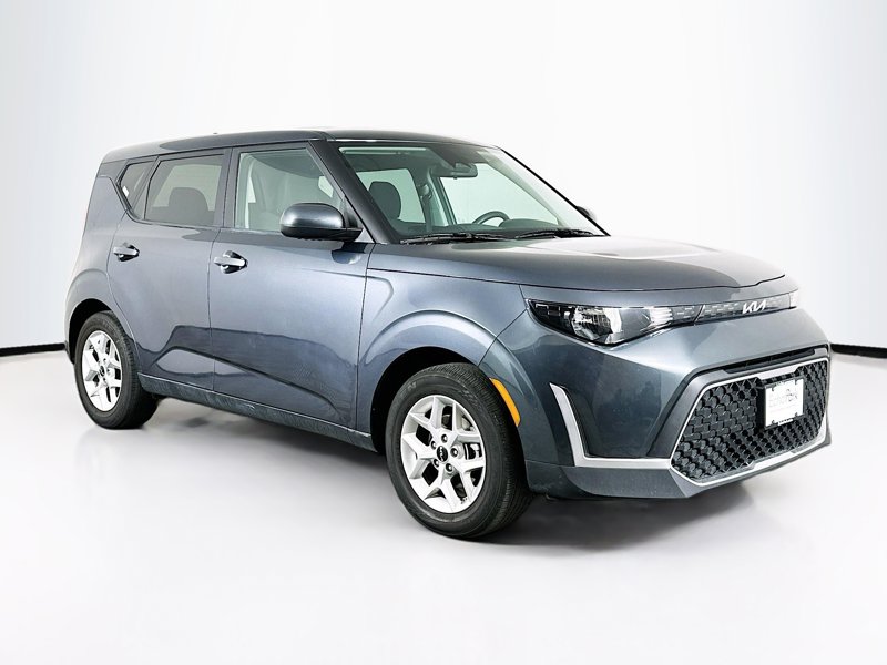 2024 Kia Soul LX's photo