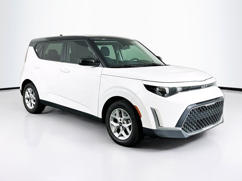 2023 Kia Soul 2.0L S IVT's photo