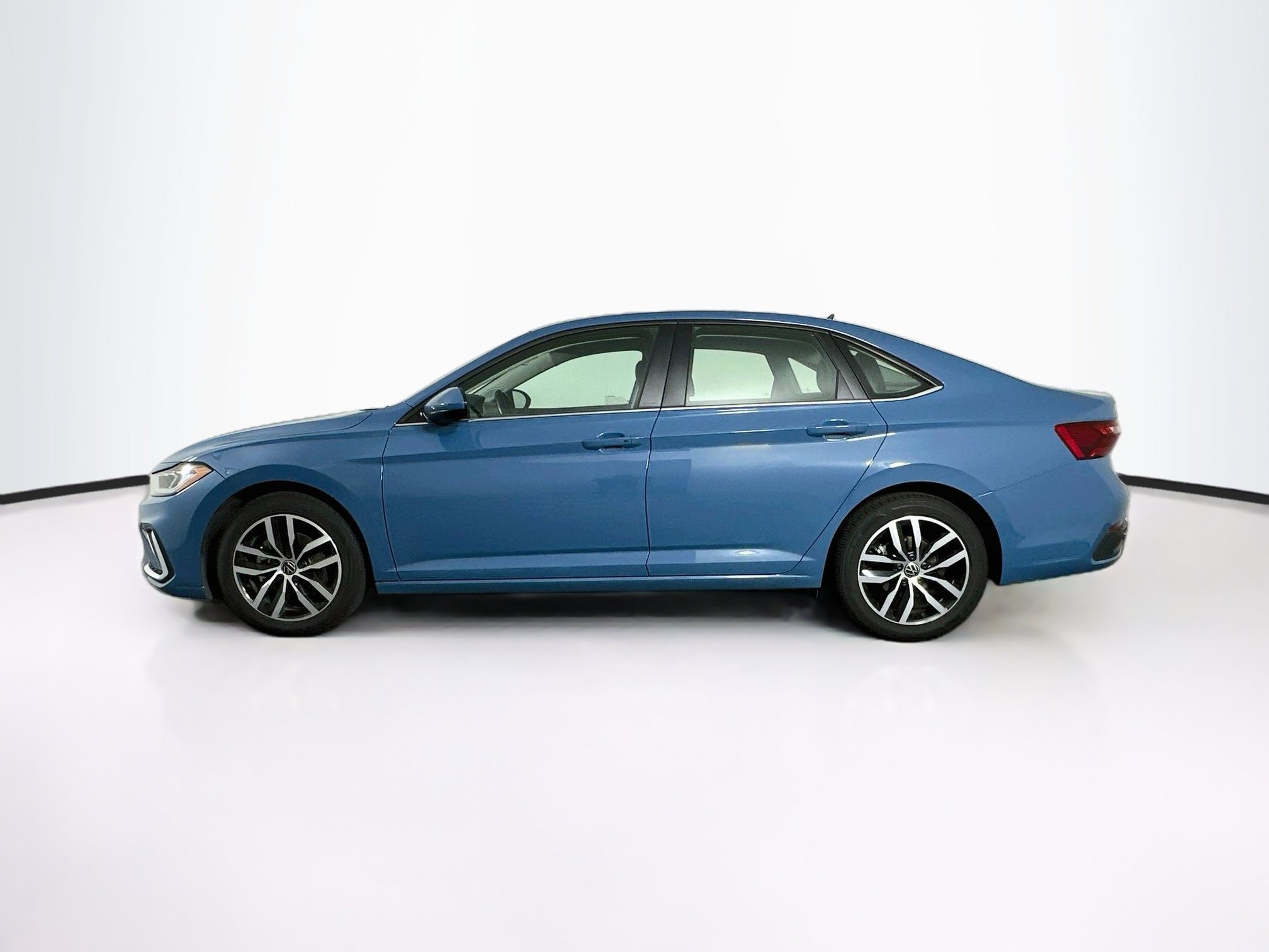 Used 2025 Volkswagen Jetta SE SE Auto