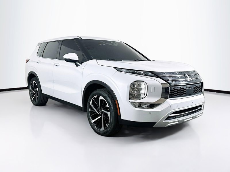 2024 Mitsubishi Outlander SE S-AWC's photo