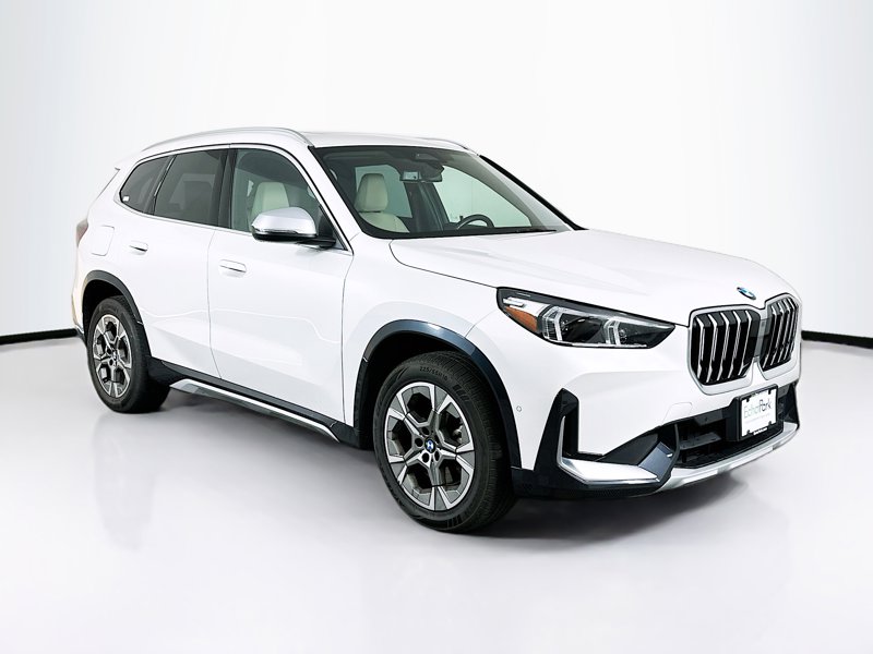 2024 BMW X1 28i's photo