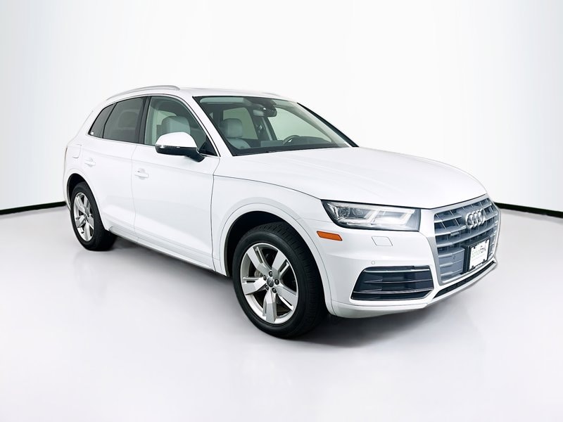 2019 Audi Q5 2.0T quattro S tronic Premium Plus's photo