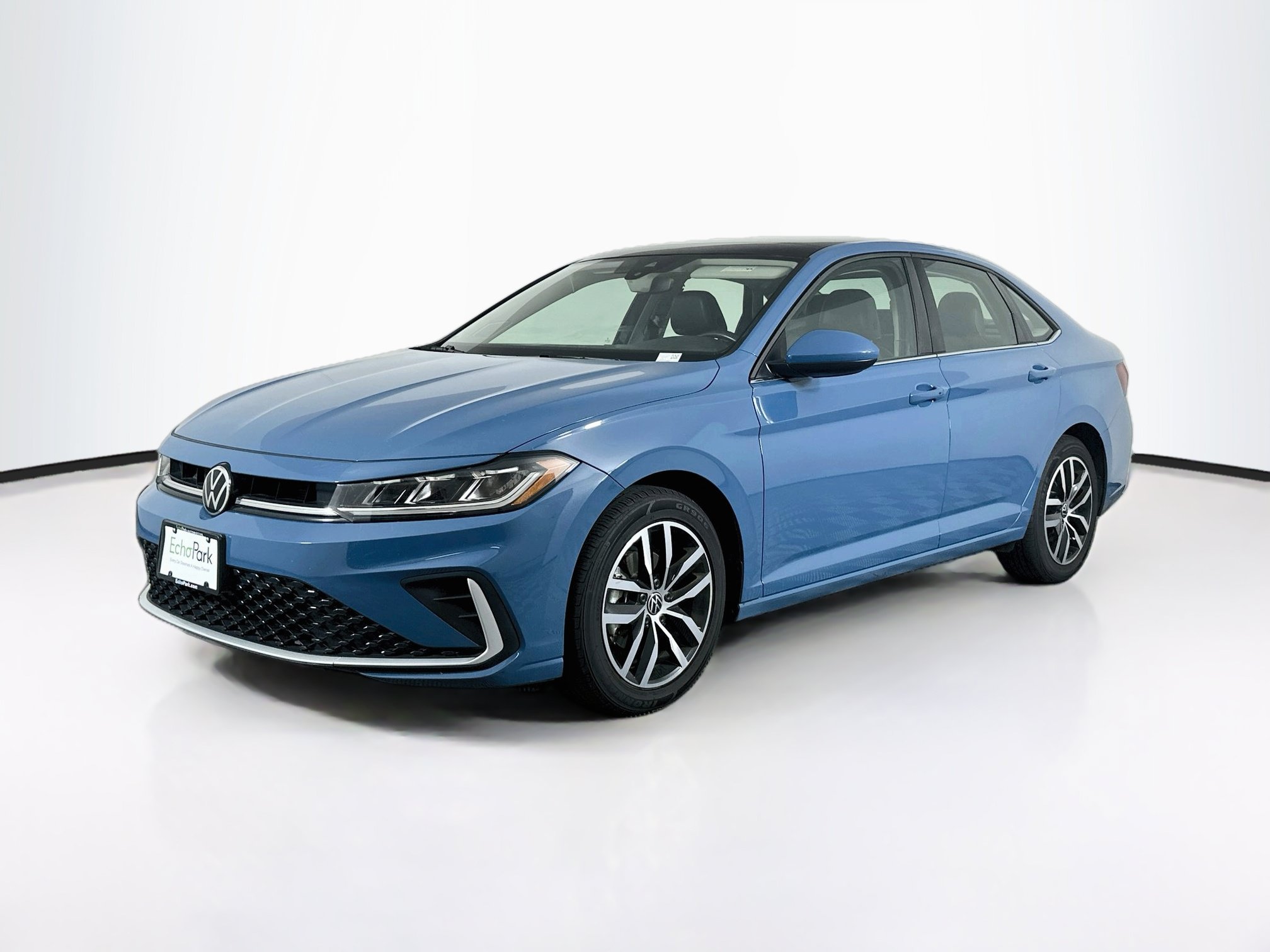 Used 2025 Volkswagen Jetta SE SE Auto