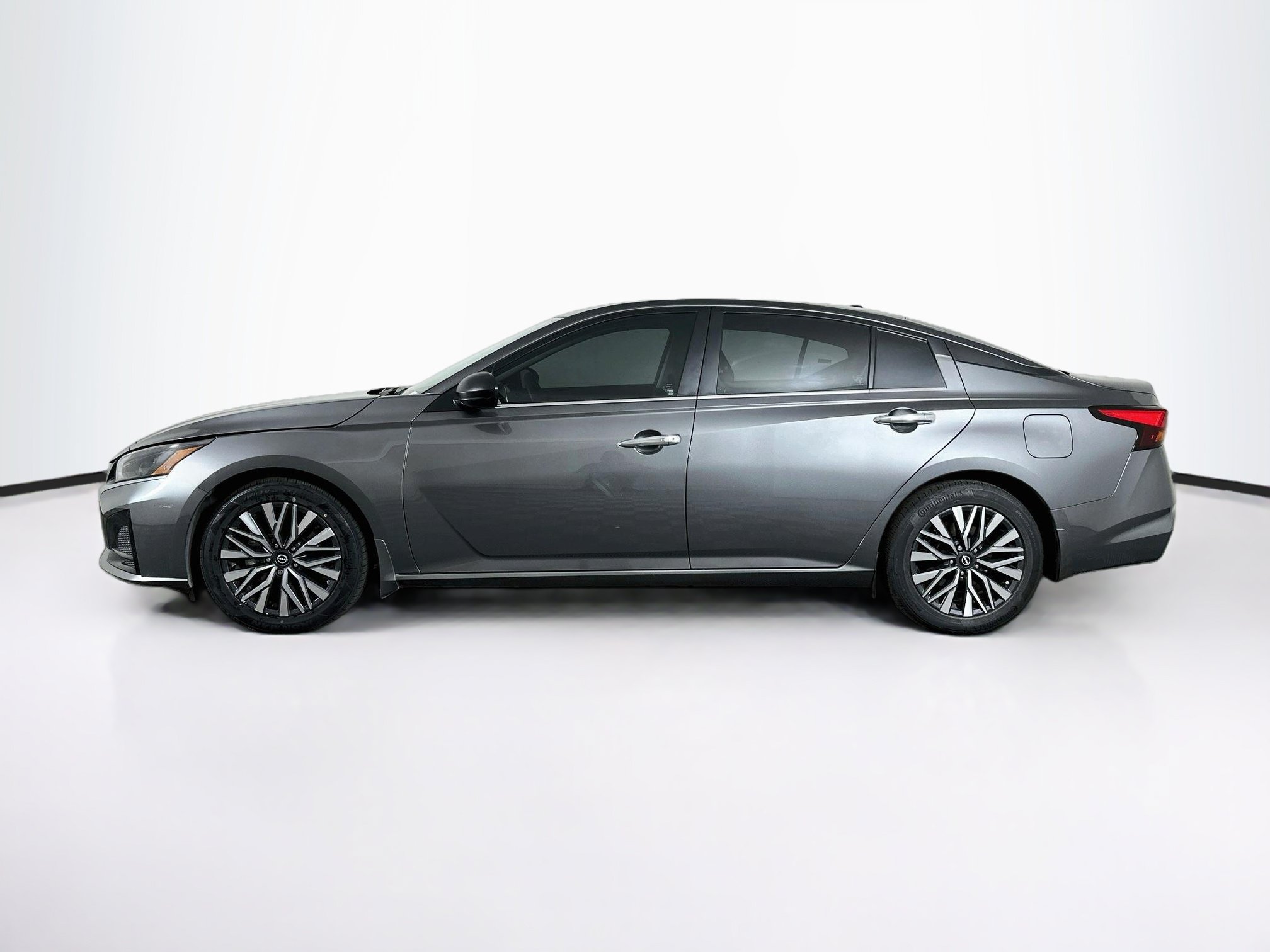 Used 2024 Nissan Altima 2.5 SV Sedan
